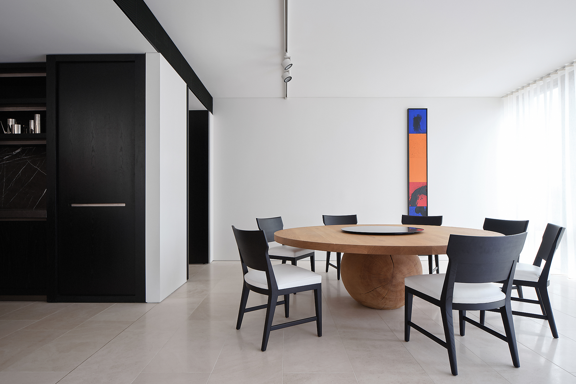 Interior photograph of Kirribilli Apartment by Romello Pereira